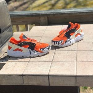 Custom Nike huaraches size 11